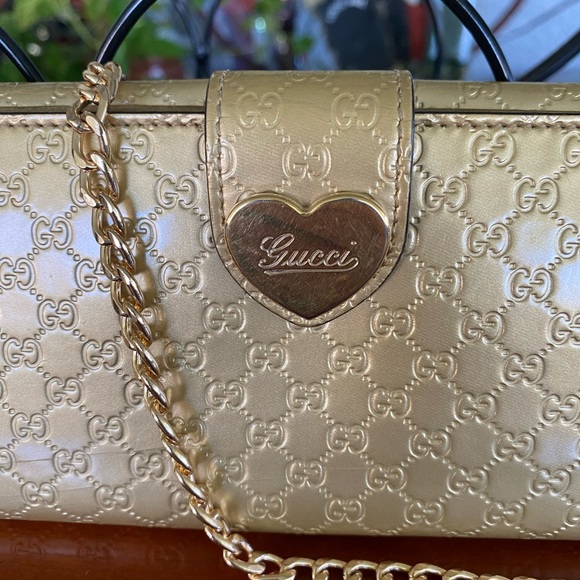 GUCCI Gorgeous Gold Leather Wallet W/Chain, Box. - Picture 2 of 16